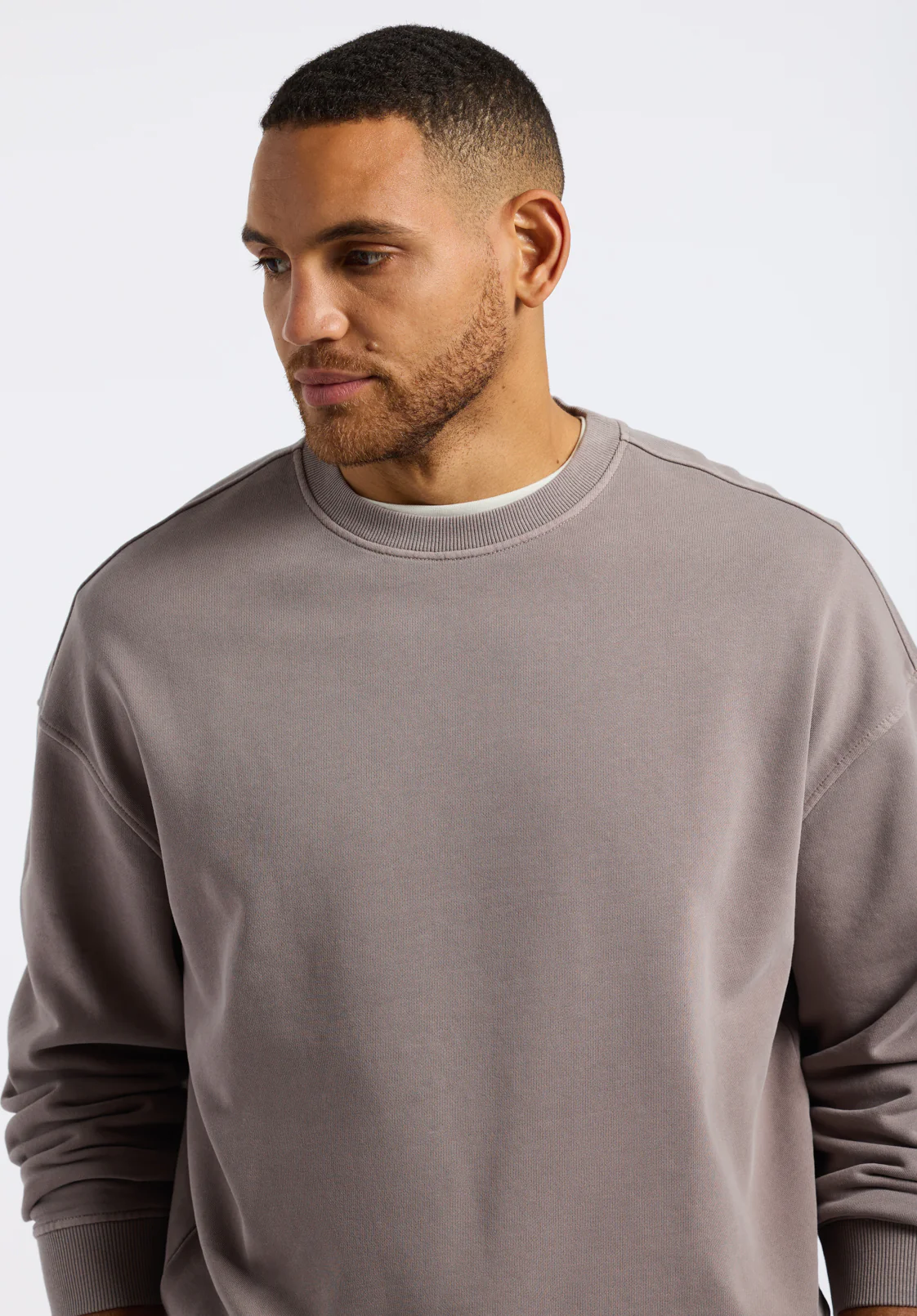 Famke Men's Relaxed Crewneck Sweatshirt, Driftwood Brown - BM24541 - Image 6
